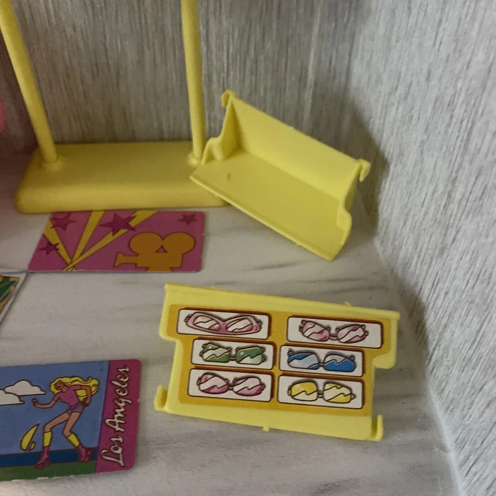 VINTAGE 1987 Barbie California Dream Surf'n Shop Replacement Part Lot Skateboard